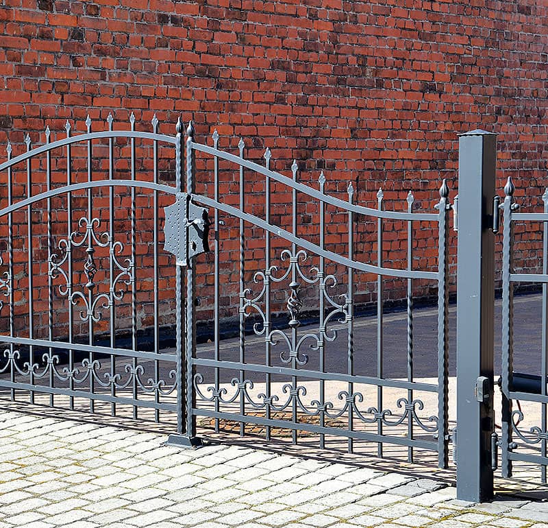 Zäune und Tore aus Metall